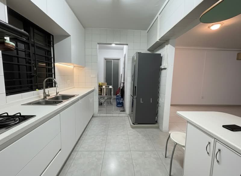 633 Choa Chu Kang North 6 HDB Flat For Sale at S$ 795,000 | PropertyGuru Singapore - Kitchen