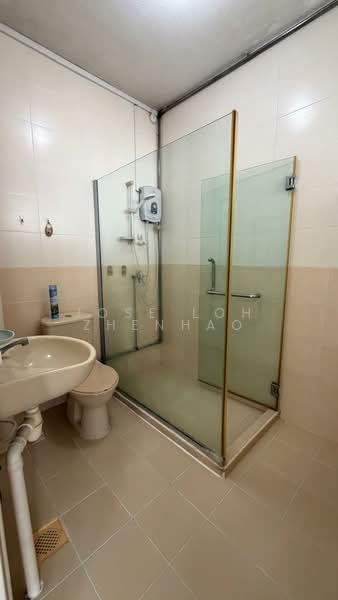 356 Yishun Ring Road HDB Flat For Sale at S$ 1,050,000 | PropertyGuru Singapore - Bathroom