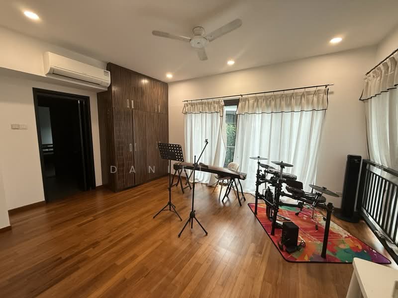 Landed in Bukit Timah, King Albert Park For Sale, Wajek Walk, 7 Bedrooms, 6,700 sqft, Semi-Detached House For Sale, by Daniel Sng, 500056636 - Bedroom - PropertyGuru.com.sg