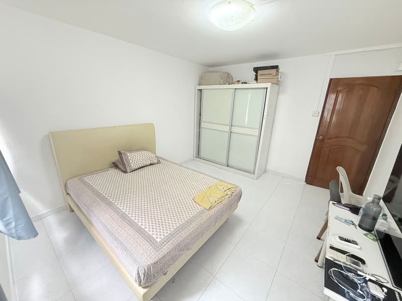 527 Hougang Avenue 6 HDB Flat For Sale at S$ 818,000 | PropertyGuru Singapore - Bedroom