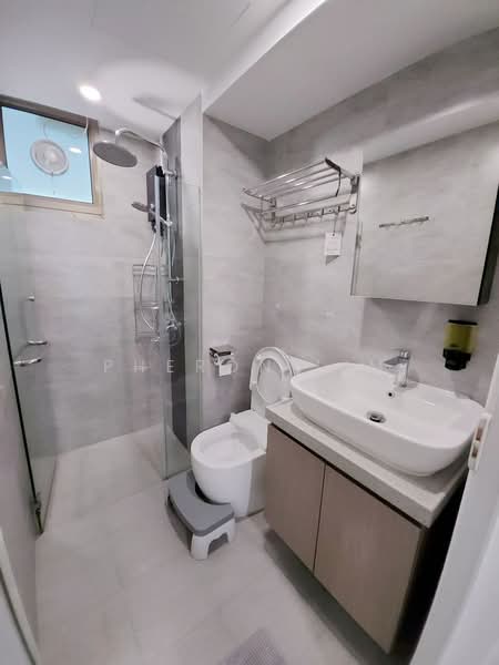 Orchid Park Condominium, 81 Yishun Street 81, Room Rental, 130 sqft, Condominium For Rent, by Pheron Lim, 500056711 - Bathroom - PropertyGuru.com.sg