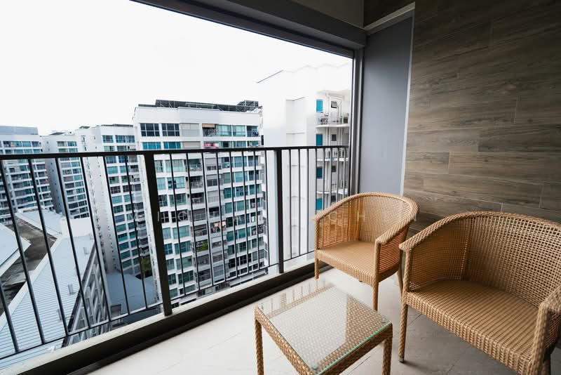 519A Tampines Central 8 HDB Flat For Sale at S$ 925,000 | PropertyGuru Singapore - Balcony
