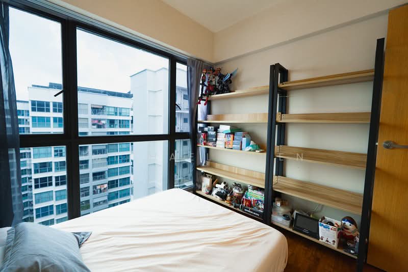 519A Tampines Central 8 HDB Flat For Sale at S$ 925,000 | PropertyGuru Singapore - Bedroom