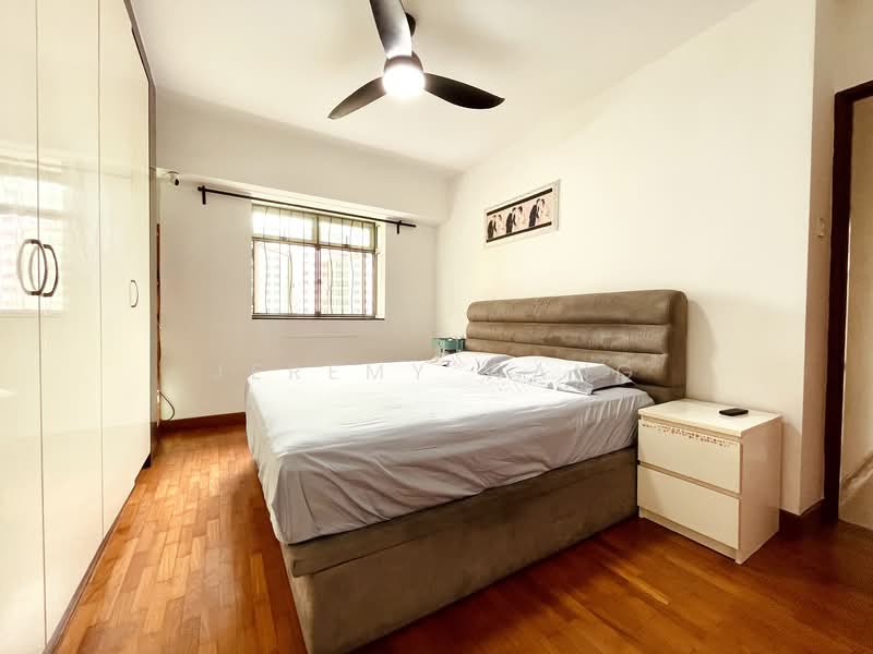 649 Punggol Central HDB Flat For Sale at S$ 718,000 | PropertyGuru Singapore - Master Bedroom