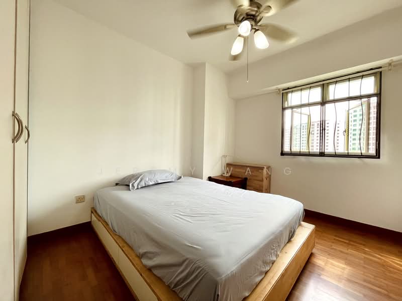 649 Punggol Central HDB Flat For Sale at S$ 718,000 | PropertyGuru Singapore - Second Bedroom