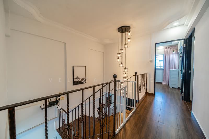 717 Bedok Reservoir Road HDB Flat For Sale at S$ 988,000 | PropertyGuru Singapore - Corridor