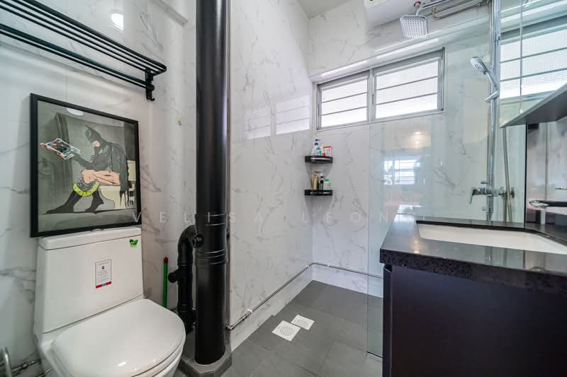 717 Bedok Reservoir Road HDB Flat For Sale at S$ 988,000 | PropertyGuru Singapore - Bathroom