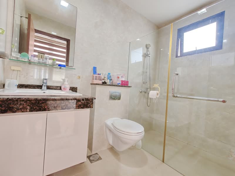 Jalan Anggerak Semi-Detached House For Sale at S$ 9,580,000 | PropertyGuru Singapore - Bathroom