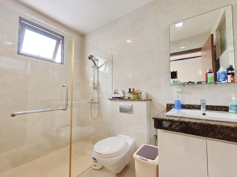 Jalan Anggerak Semi-Detached House For Sale at S$ 9,580,000 | PropertyGuru Singapore - Bathroom