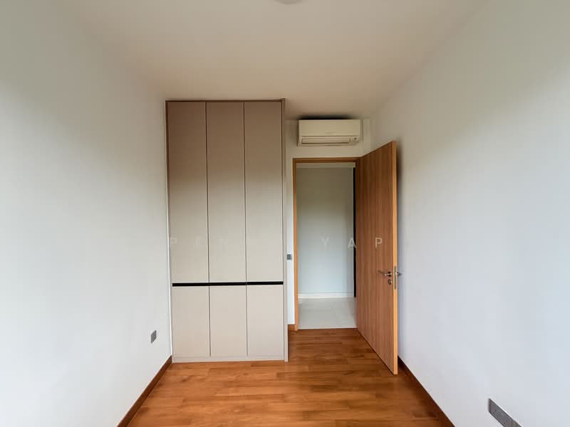 Goodwood Grand, 30 Balmoral Road, 2 Bedrooms, 863 sqft, Apartment For Rent, by Penny Yap, 500056745 - Second bedroom  - PropertyGuru.com.sg