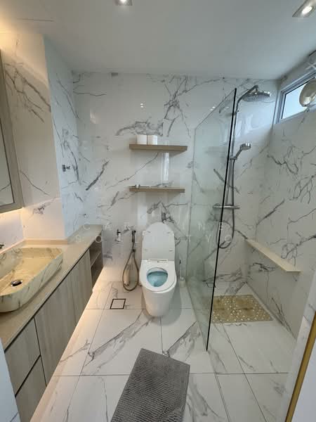 Minbu Villa Apartment For Sale at S$ 3,500,000 | PropertyGuru Singapore - Master Bathroom