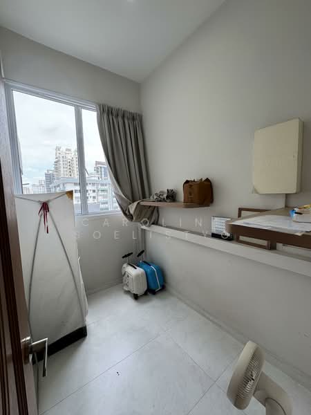 Minbu Villa Apartment For Sale at S$ 3,500,000 | PropertyGuru Singapore - Store or helper room