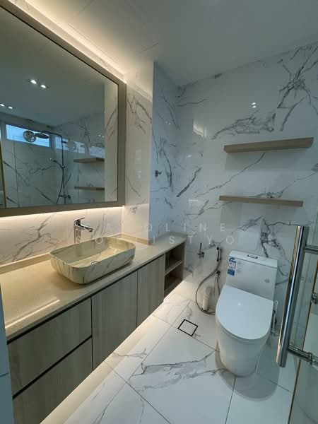 Minbu Villa, 56 Minbu Road, 3 Bedrooms, 2,336 sqft, Apartment For Sale, by Caroline Soelistyo, 500056756 - Master Bathroom - PropertyGuru.com.sg