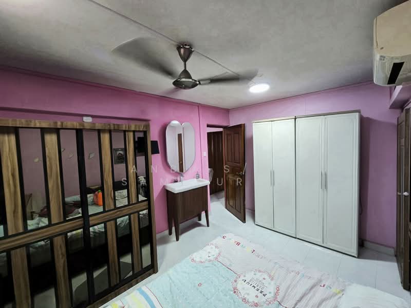 248 Hougang Avenue 3 HDB Flat For Sale at S$ 450,000 | PropertyGuru Singapore - Common Room