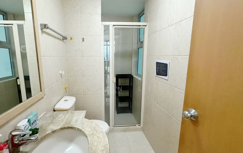 Hillview Regency, 28 Bukit Batok East Avenue 2, Room Rental, 140 sqft, Condominium For Rent, by Jeron Lee, 500056773 - Bathroom - PropertyGuru.com.sg