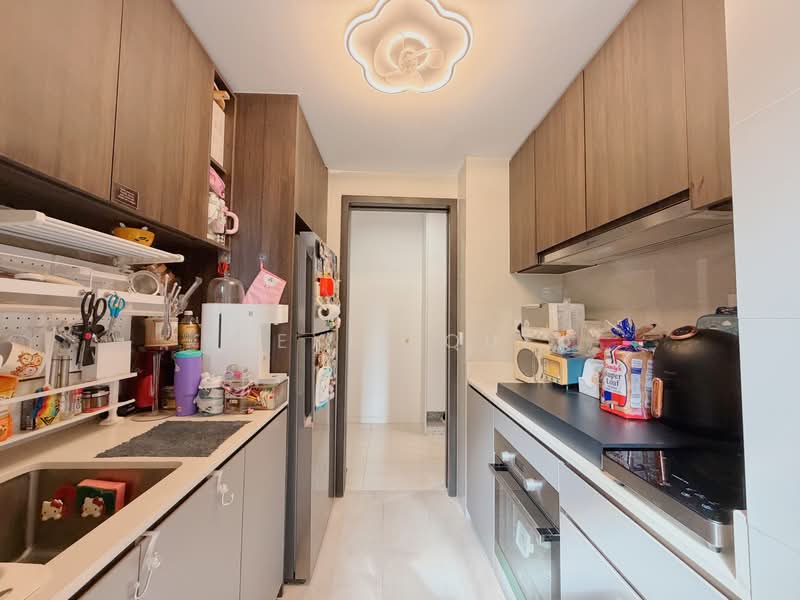Riverfront Residences Condominium For Sale at S$ 2,180,000 | PropertyGuru Singapore - Kitchen
