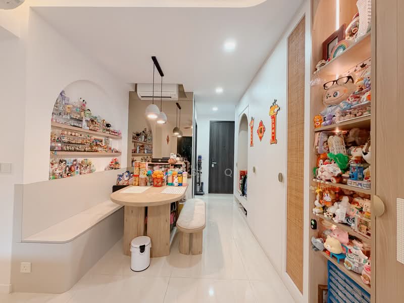 Riverfront Residences Condominium For Sale at S$ 2,180,000 | PropertyGuru Singapore - Dining Room