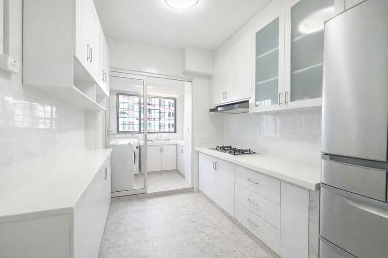 316 Sembawang Vista HDB Flat For Sale at S$ 699,000 | PropertyGuru Singapore - Kitchen