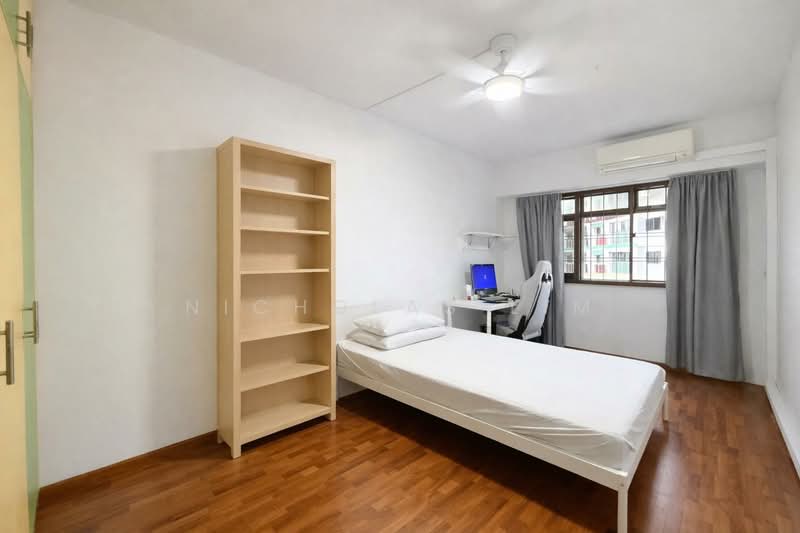 316 Sembawang Vista HDB Flat For Sale at S$ 699,000 | PropertyGuru Singapore - Bedroom