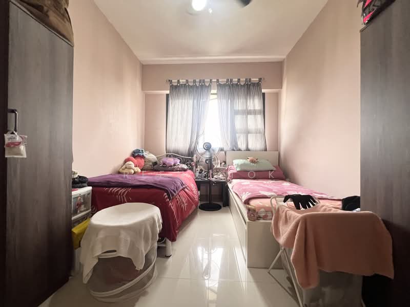 468B Bukit Batok West Avenue 9 HDB Flat For Sale at S$ 550,000 | PropertyGuru Singapore - Bedroom