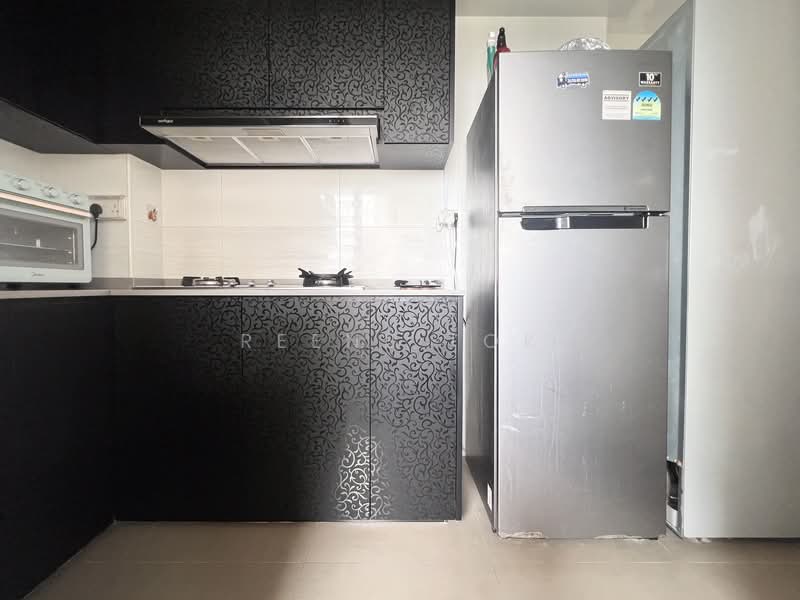 468B Bukit Batok West Avenue 9 HDB Flat For Sale at S$ 550,000 | PropertyGuru Singapore - Kitchen