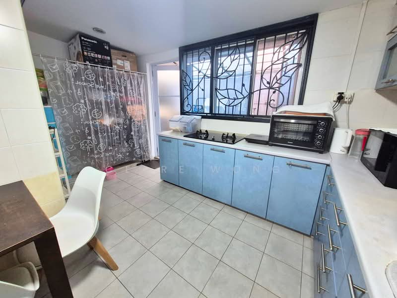 58 Stirling Road HDB Flat For Sale at S$ 900,000 | PropertyGuru Singapore - Kitchen