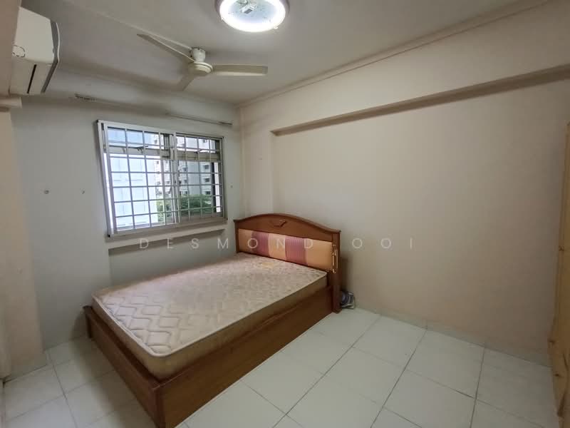 669 Woodlands Ring Road HDB Flat For Sale at S$ 580,000 | PropertyGuru Singapore - Bedroom