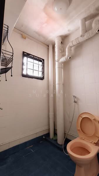 470 Sembawang Drive HDB Flat For Sale at S$ 520,000 | PropertyGuru Singapore - Bathroom