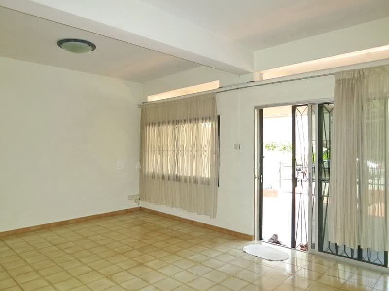 Bedok Terrace, Bedok Terrace, 4 Bedrooms, 2,500 sqft, Terraced House For Rent, by Daniel Ho, 500056908 - Living Room - PropertyGuru.com.sg