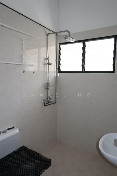Bedok Terrace, Bedok Terrace, 4 Bedrooms, 2,500 sqft, Terraced House For Rent, by Daniel Ho, 500056908 - Bathroom - PropertyGuru.com.sg