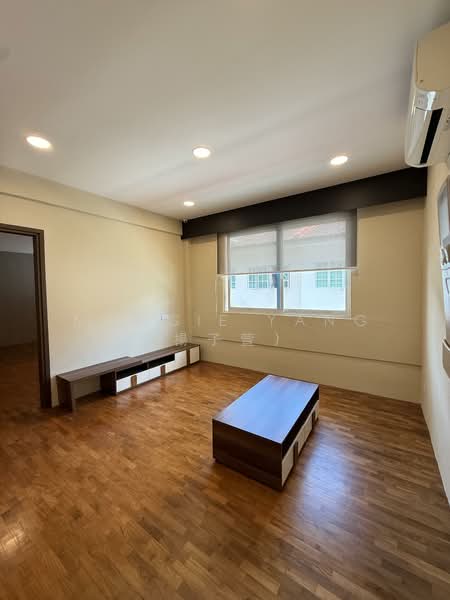 SEMI-DETACHED HOUSE AT BARTLEY, , 10+ Bedrooms, 8,100 sqft, Semi-Detached House For Rent, by Maggie Yang (楊子萱）, 500056909 - Bedroom 2 - PropertyGuru.com.sg