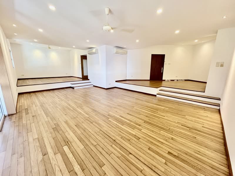 Woollerton Park, 22 Woollerton Park, 3 Bedrooms, 2,357 sqft, Apartment For Rent, by Lynda Teo, 500056910 - Living Room - PropertyGuru.com.sg