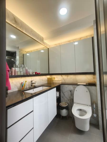 SkyPark Residences Executive Condominium For Sale at S$ 2,200,000 | PropertyGuru Singapore - Master Bathroom