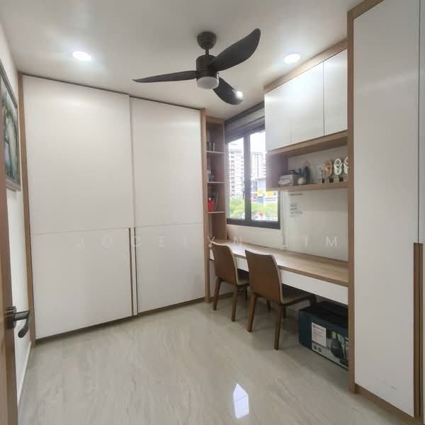 SkyPark Residences Executive Condominium For Sale at S$ 2,200,000 | PropertyGuru Singapore - Bedroom 2