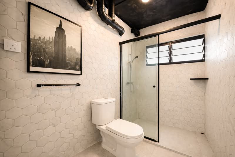 705 Tampines Street 71 HDB Flat For Sale at S$ 628,000 | PropertyGuru Singapore - Bathroom