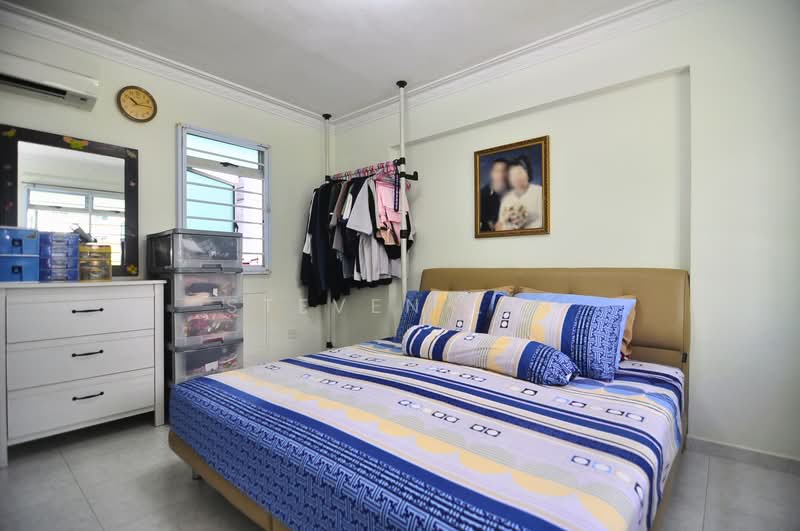 176B Edgefield Plains HDB Flat For Sale at S$ 568,000 | PropertyGuru Singapore - Bedroom