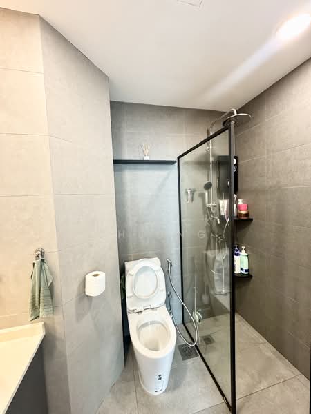 Maysprings Apartment For Sale at S$ 1,199,000 | PropertyGuru Singapore - Bathroom