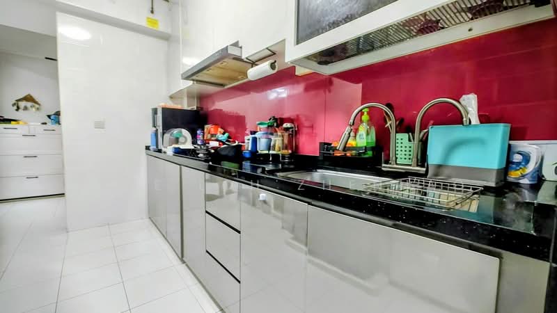 266B Punggol Way HDB Flat For Sale at S$ 690,000 | PropertyGuru Singapore - Kitchen