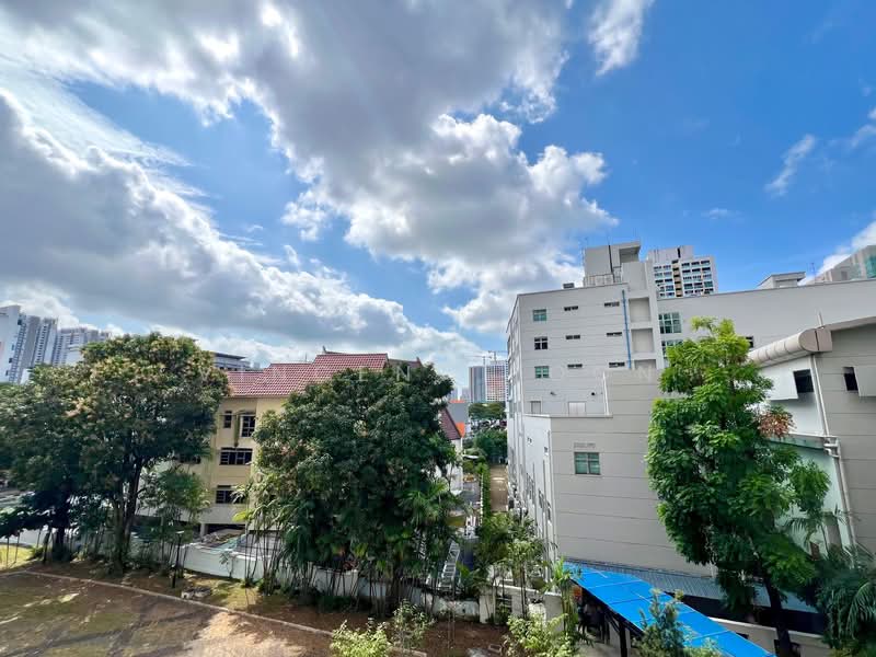 81 Lorong 4 Toa Payoh HDB Flat For Sale at S$ 1,100,000 | PropertyGuru Singapore