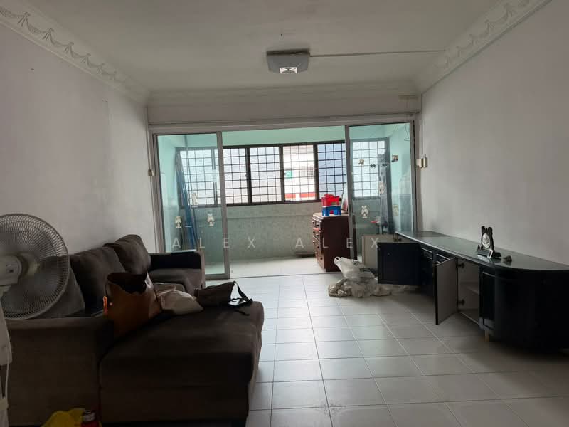 240 Yishun Ring Road, 240 Yishun Ring Road, 3 Bedrooms, 1,323 sqft, HDB Flat For Rent, by Alex Alex, 500057022 - Living Room - PropertyGuru.com.sg