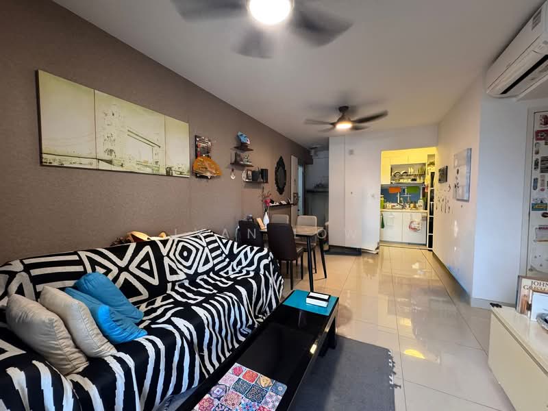 588B Ang Mo Kio Street 52 HDB Flat For Sale at S$ 1,150,000 | PropertyGuru Singapore - Living Room