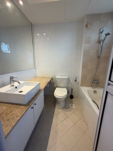 Riverwalk Apartments Apartment For Sale at S$ 2,300,000 | PropertyGuru Singapore - Bathroom