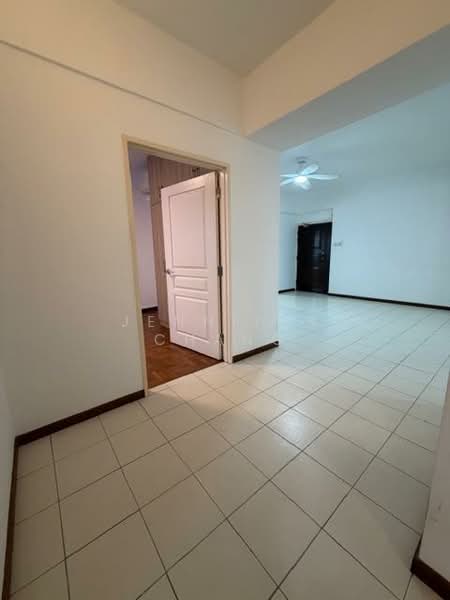 Riverwalk Apartments Apartment For Sale at S$ 2,300,000 | PropertyGuru Singapore - Interior