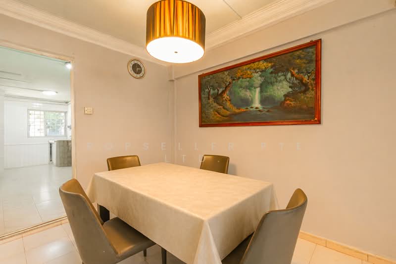 325 Bukit Batok Street 33 HDB Flat For Sale at S$ 550,000 | PropertyGuru Singapore - Dining Room