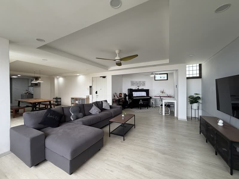 658 Choa Chu Kang Crescent HDB Flat For Sale at S$ 950,000 | PropertyGuru Singapore