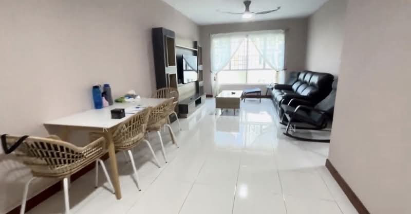 Melville Park Apartment For Sale at S$ 980,000 | PropertyGuru Singapore - Living Room