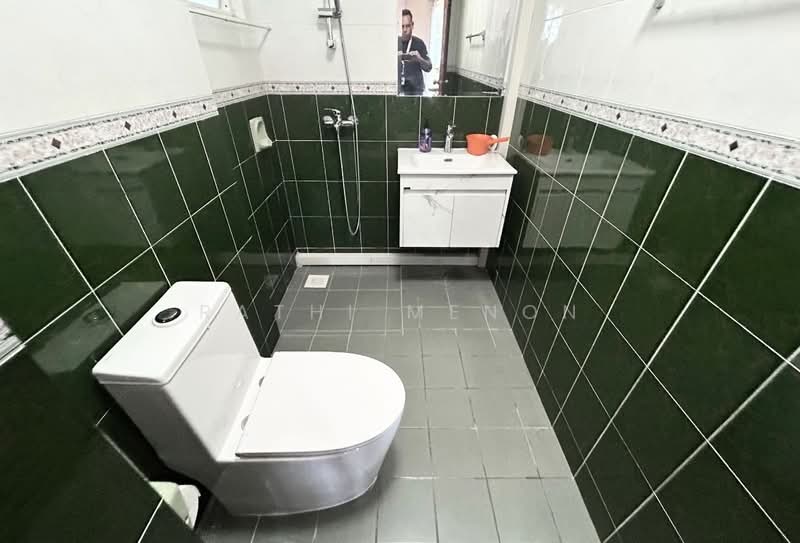 Melville Park Apartment For Sale at S$ 980,000 | PropertyGuru Singapore - Bathroom