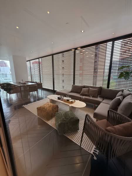 Ultra Luxurious 4BR Orchard Freehold Apartment For Sale at S$ 14,300,000 | PropertyGuru Singapore - Living Room