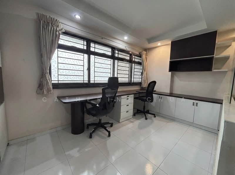 28 Cassia Crescent HDB Flat For Sale at S$ 988,000 | PropertyGuru Singapore - Study