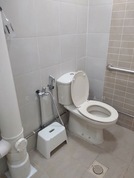 2 Tanjong Pagar Plaza, 2 Tanjong Pagar Plaza, 2 Bedrooms, 600 sqft, HDB Flat For Rent, by Camay Chan, 500057099 - Bathroom - PropertyGuru.com.sg